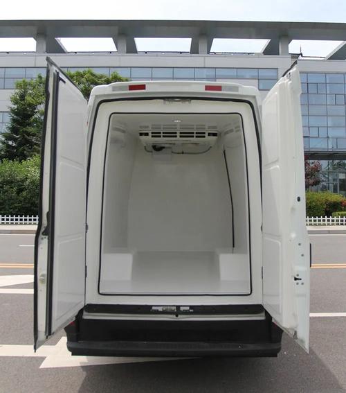 依維柯歐勝底盤(pán)改裝華晨V42冷藏車 專業(yè)冷凍運(yùn)輸解決方案